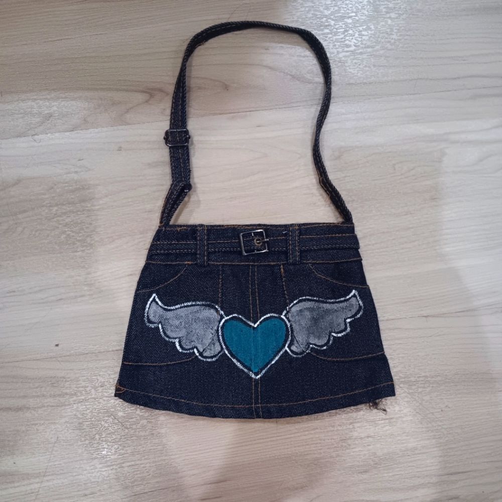 Y2k blue heart with wings bag